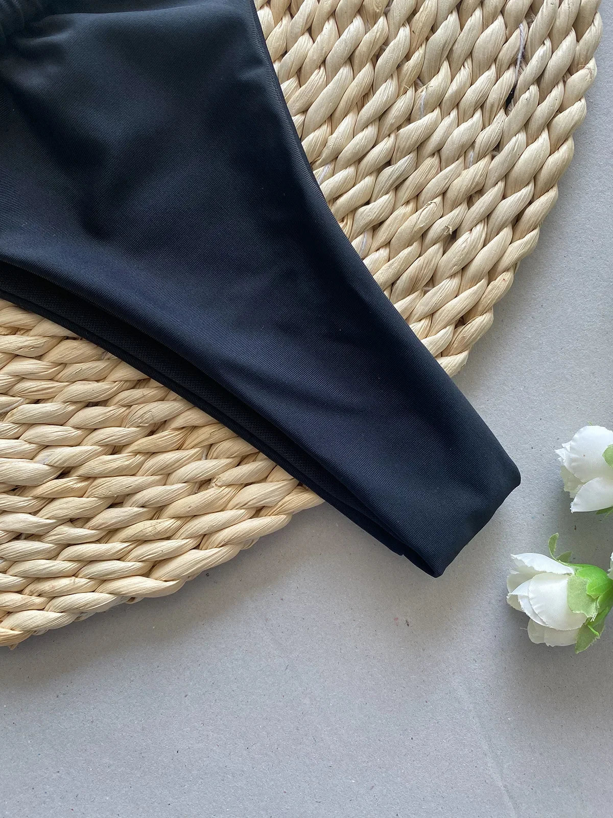 ביקיני סטרפלס בעיטור אבזם זהב - מיליס