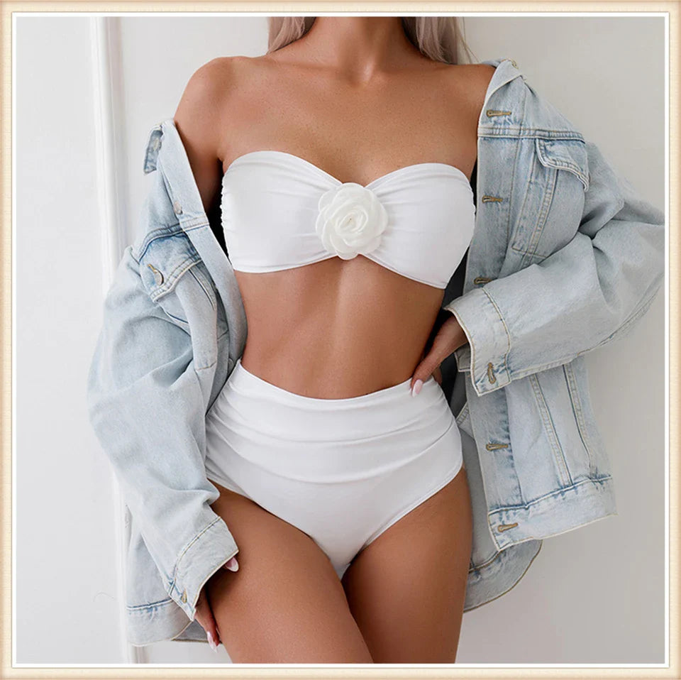 בגד ים ביקיני חזיית סטרפלס בעיטור פרח תחתון מחטב גזרה גבוהה - ונילה