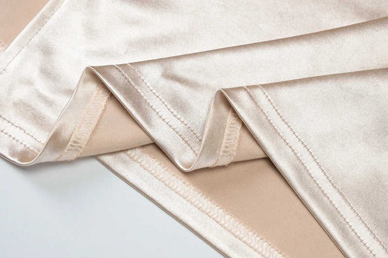 שמלת מקסי סאטן גב פתוח בעיצוב שסע בעיטור צעיף תואם - פיליסיה