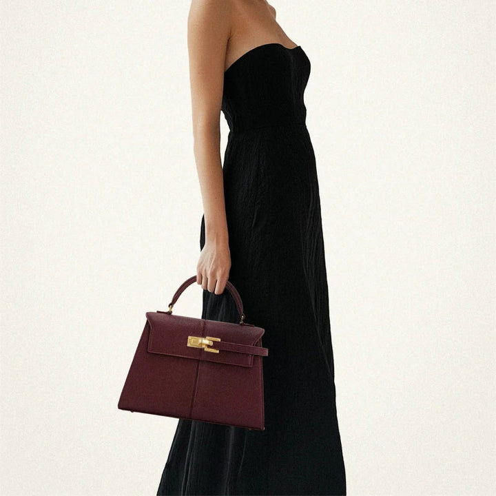 Leather bag with luxury design