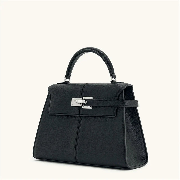 Leather bag with luxury design