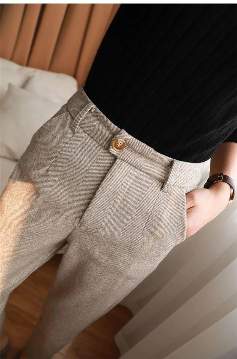 Pencil-cut wool pants