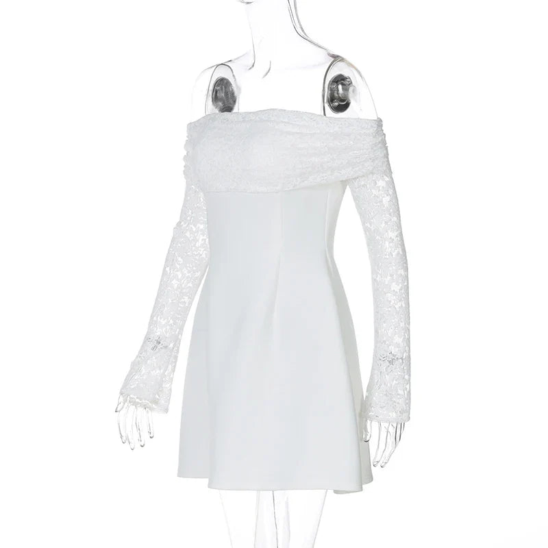 שמלת מיני סאטן כתפיים חשופות שרוולי תחרה - AMALIA