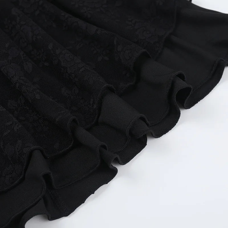 שמלת מיני תחרה סגירת סיכות בגזרת A - Amaris