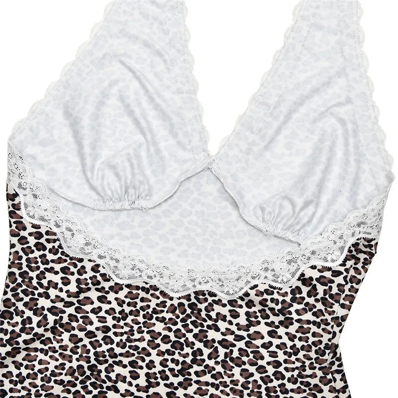 שמלת מיני מנומרת בעיצוב קשירה בצוואר וגב פתוח בעיטור תחרה - נלה