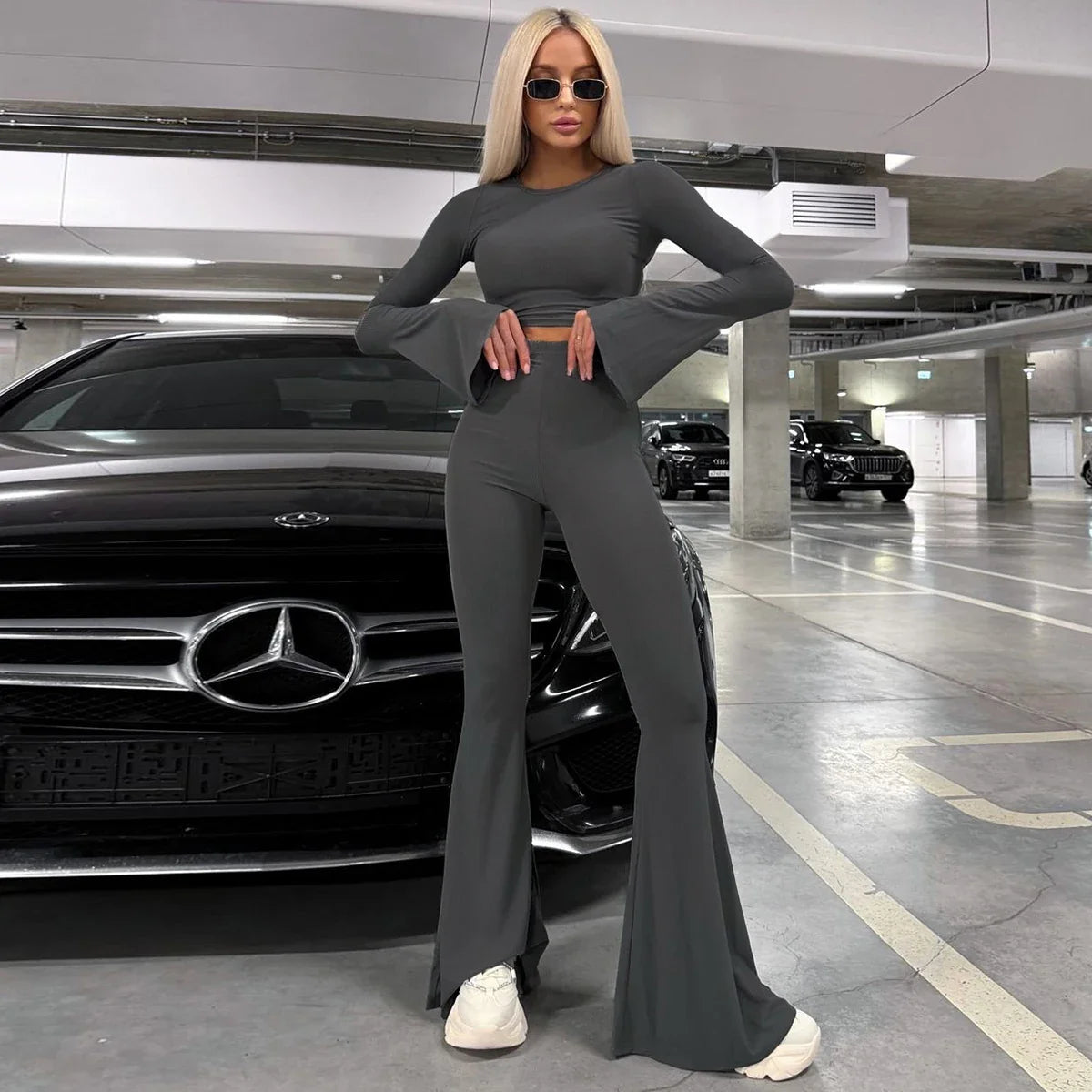 סט שני חלקים סרוג מכנסי פדלפון וחולצת בטן שרוולי פעמון - Zuri