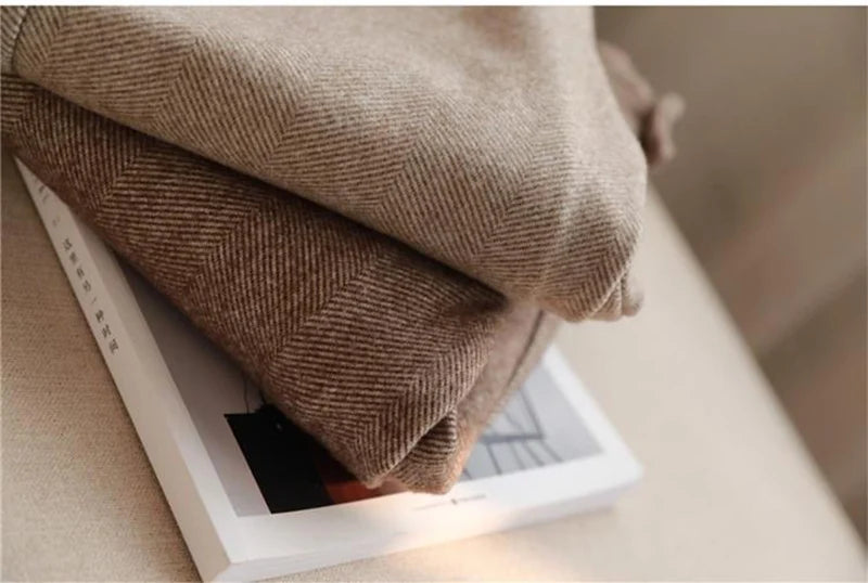 Pencil-cut wool pants