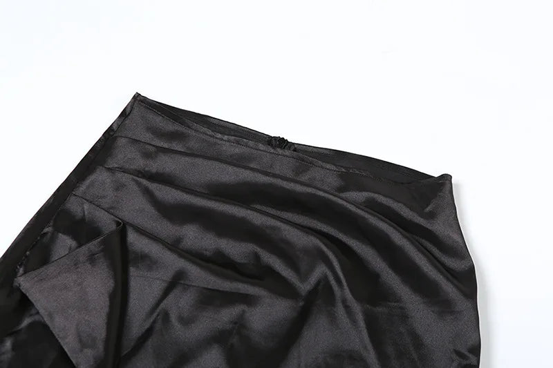 סט שני חלקים חצאית מקסי סאטן וטופ מחוך סטרפלס בעיטור פייטים - Milani