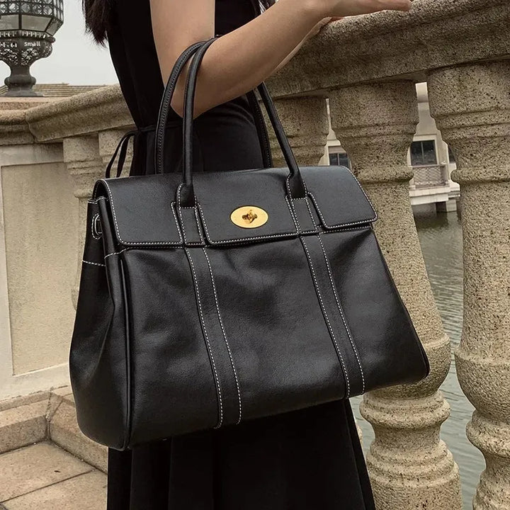 Leather bag with luxury design