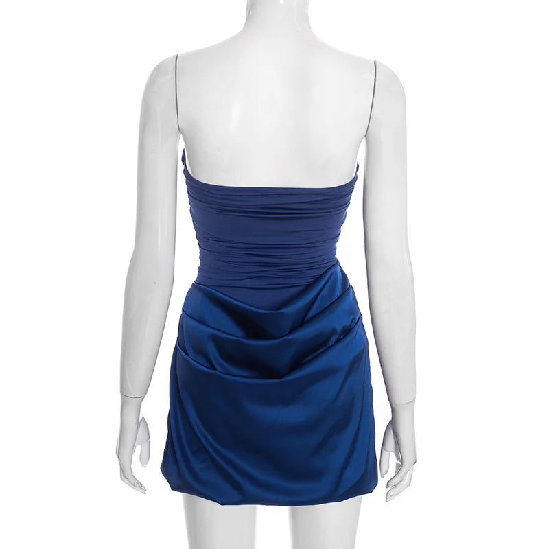 Strapless mini dress in a pleated satin design with buckle decoration - Easy