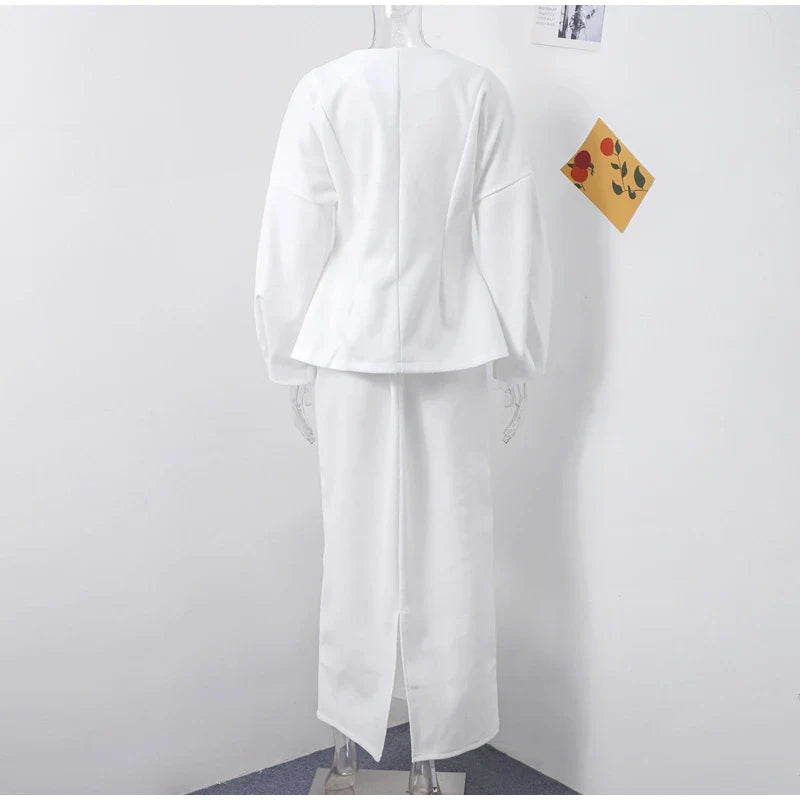 סט שני חלקים צמרי בעיצוב מלכותי חצאית מידי ובלייזר - Reina