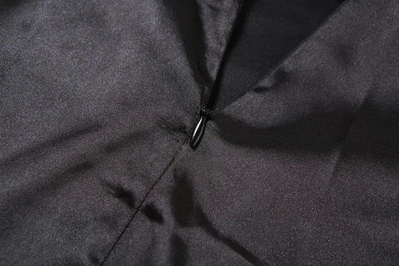 סט שני חלקים חצאית מקסי סאטן וטופ מחוך סטרפלס בעיטור פייטים - Milani