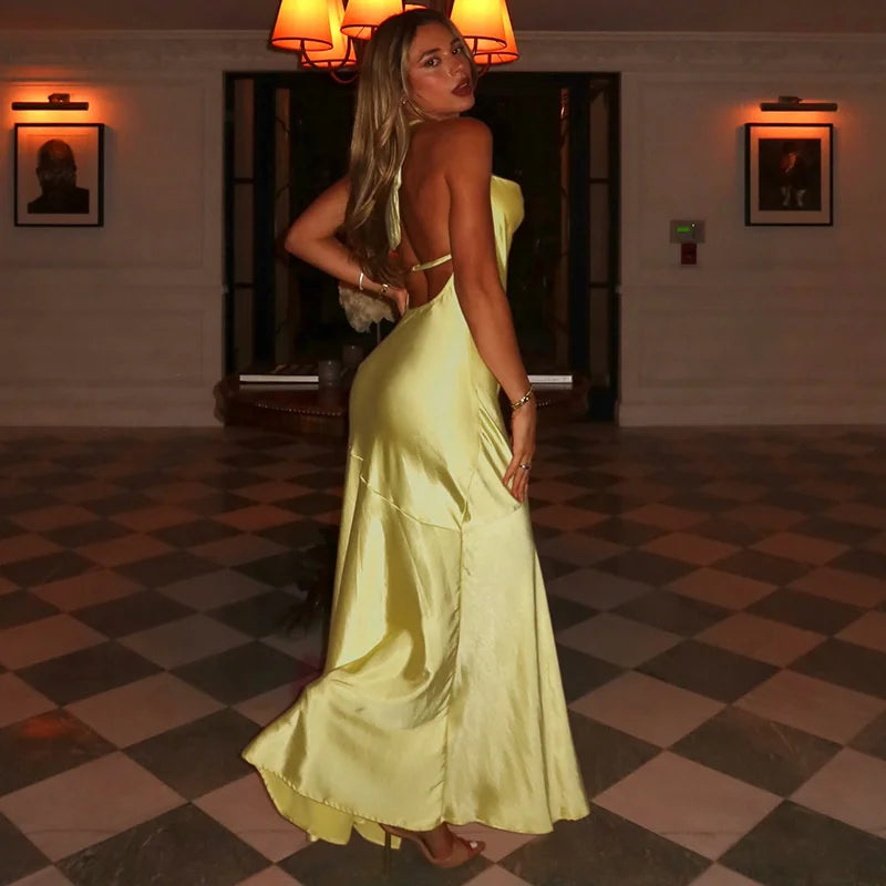 שמלת מקסי קשירה בצוואר גב פתוח בעיצוב שסע בעיטור אבזם - שון