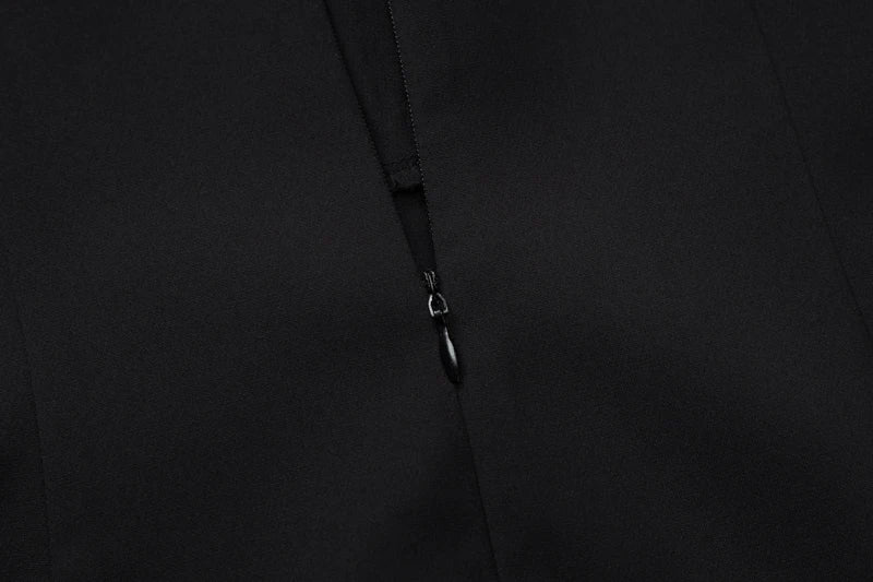 שמלת מיני בגזרת A בעיטור כיסים ומחשוף עמוק - ניני