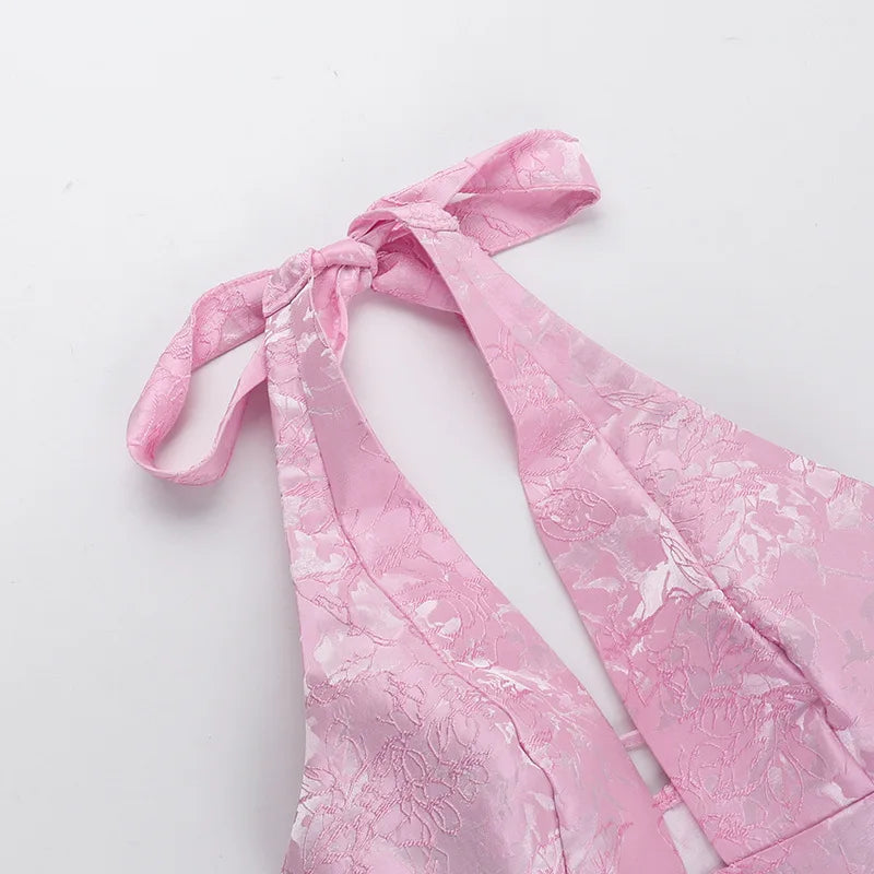 שמלת מיני רקמת איורי פרחים בגזרת A בעיטור פפיון בגב בעיצוב קשירה בגב להצמדה במותן וקשירה בצוואר - Pearl