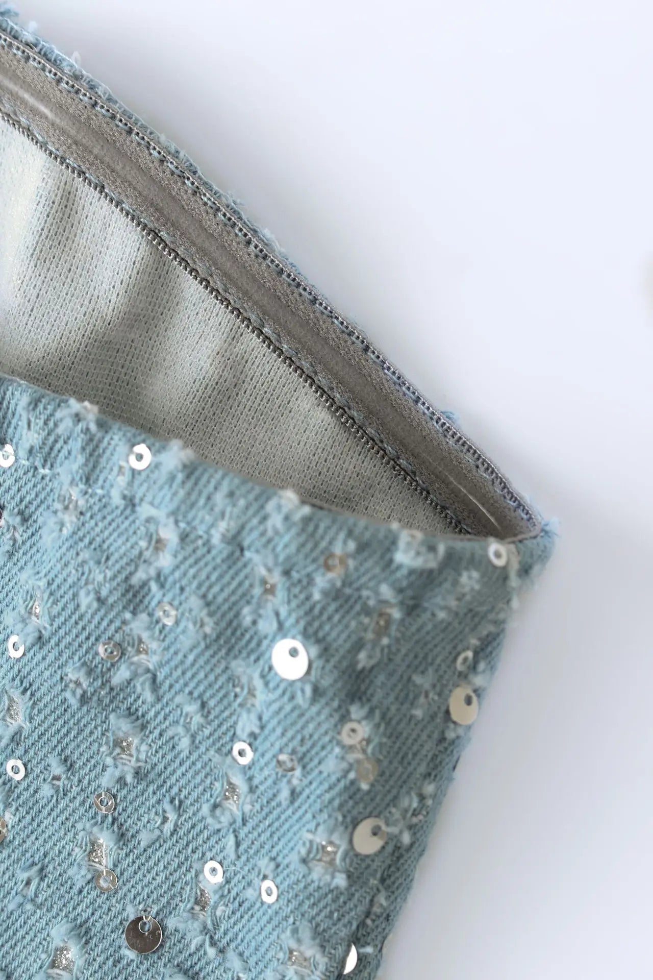 חליפת דנים 2 חלקים מנצנצת בעיטור פייטים טופ סטרפלס וחצאית מיני / מכנסיים גזרה נמוכה - ג'יי