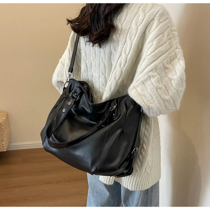 Retro design faux leather bag