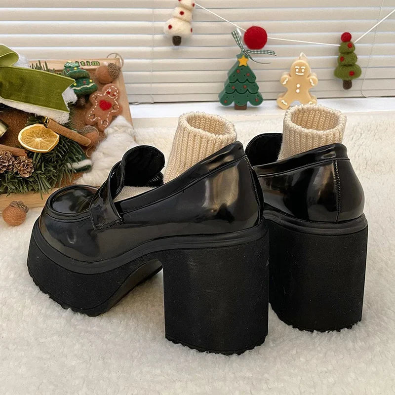 נעלי בובה מוקסין בעיצוב עקב פלטפורמה - נלי