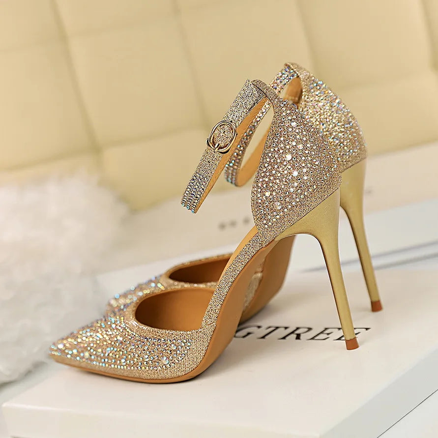 Pointed Heel Shoes with Crystal Diamond Decoration - Nestia