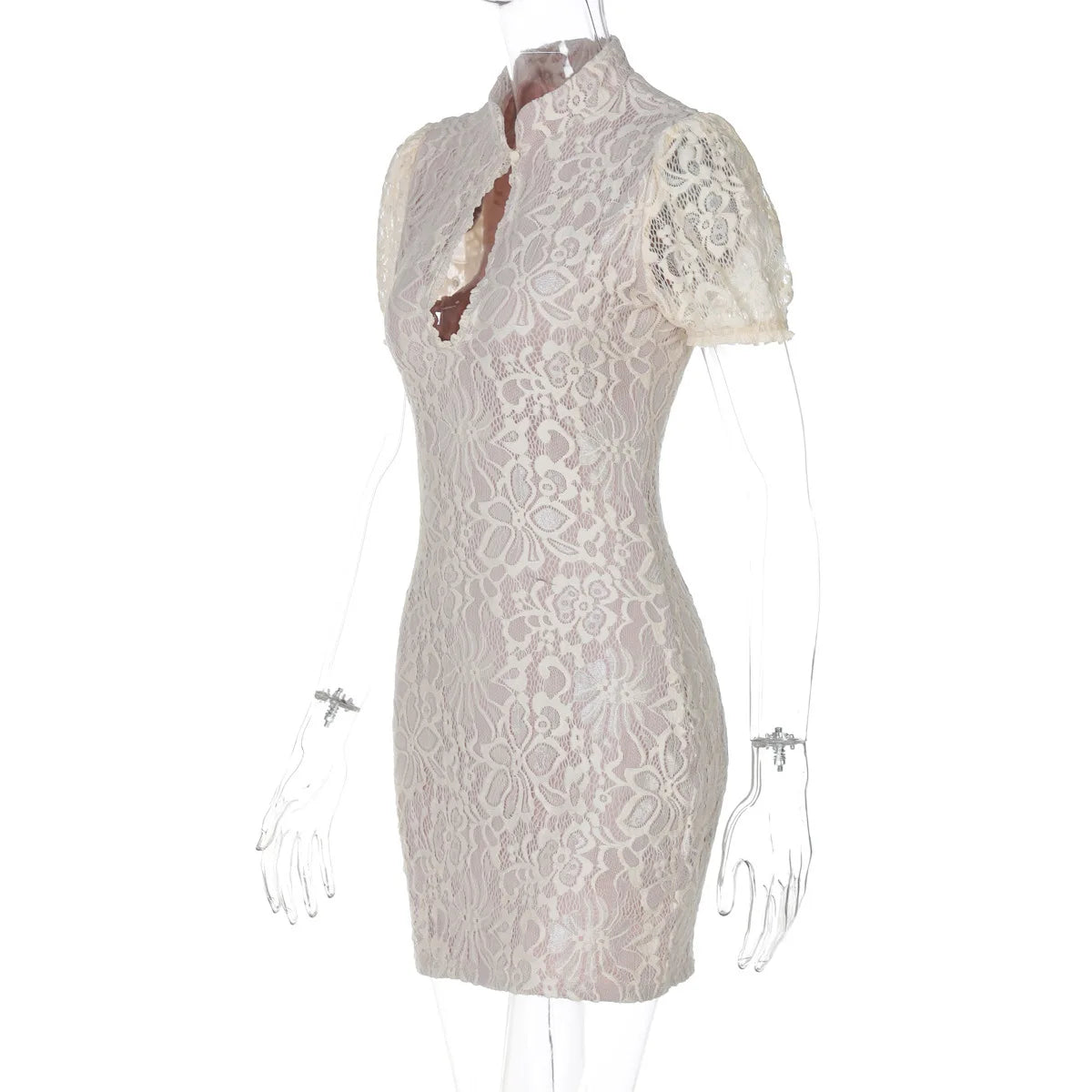 שמלת מיני תחרה צווארון גולף בעיטור כפתור - קימורה