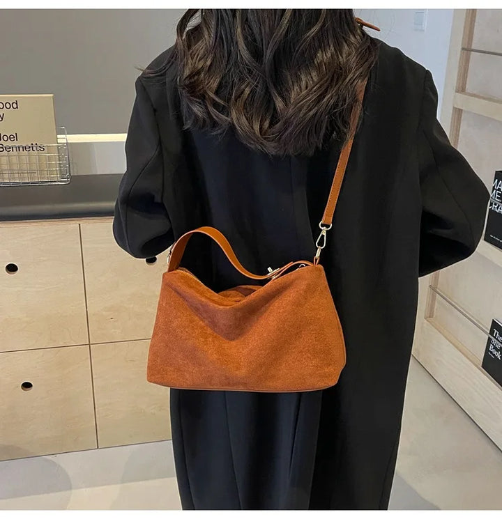 Suede bag with classic design