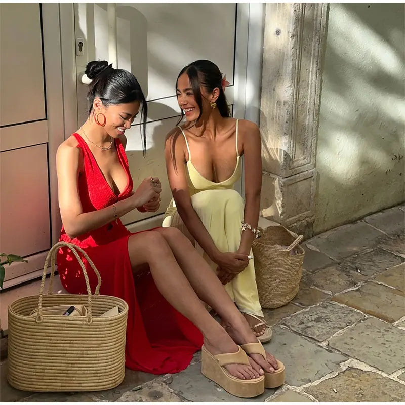 שמלת חוף סרוגה בעיצוב פתחים ושסע - טסה