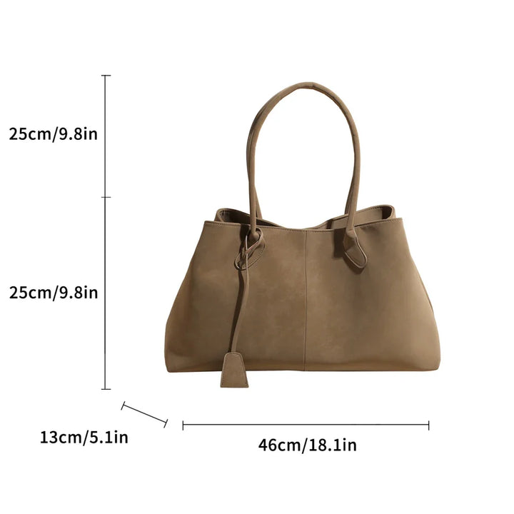Suede bag with classic design