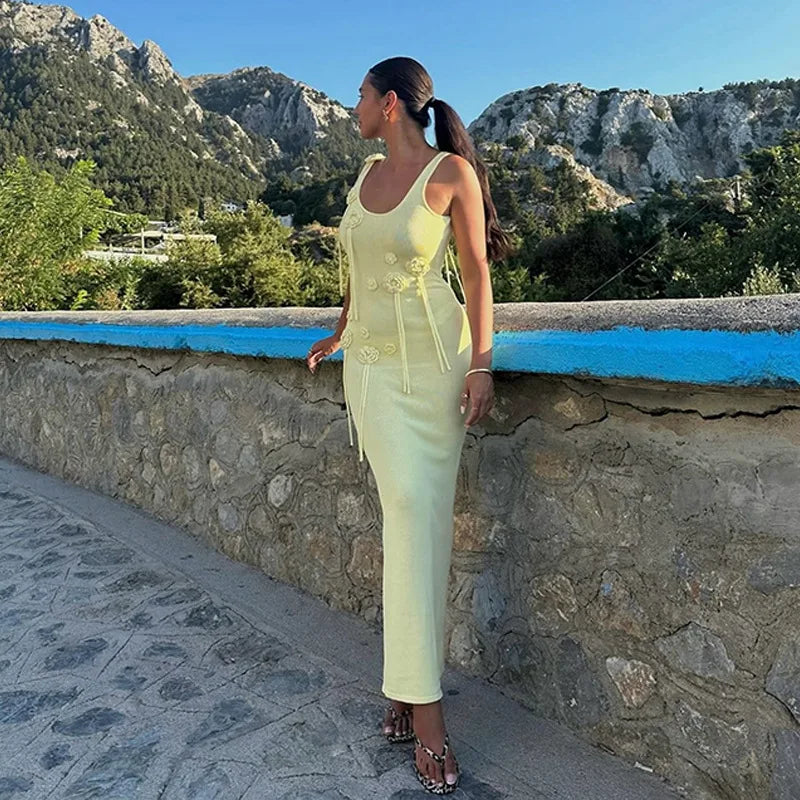 שמלת מקסי חוף סרוגה בעיטור אפליקציות פרחים - Holly