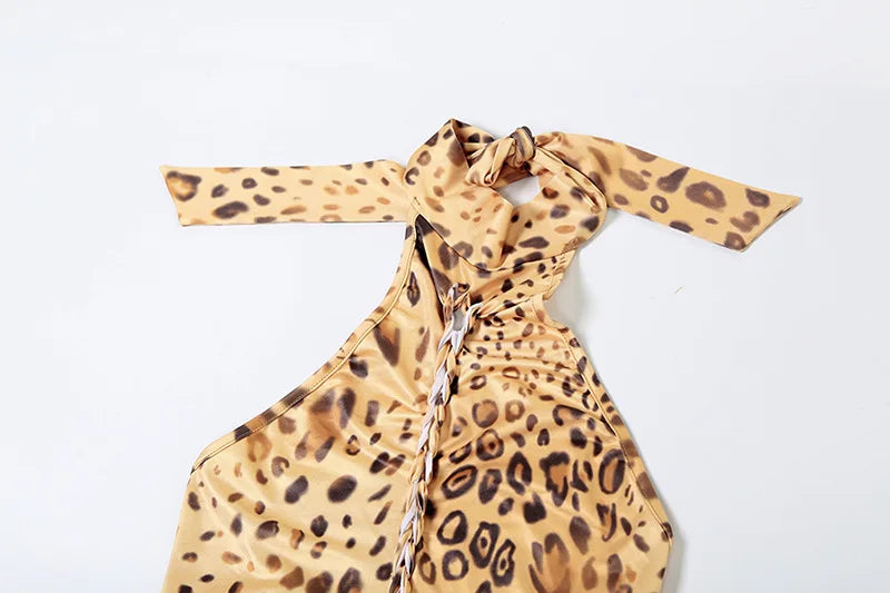 שמלת מקסי מנומרת בעיצוב אסימטרי קשירה בצוואר - רוקסי