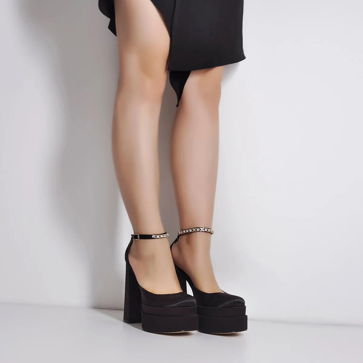 נעלי בובה עקב פלטפורמה בד משי סאטן בעיטור יהלומים - מליס