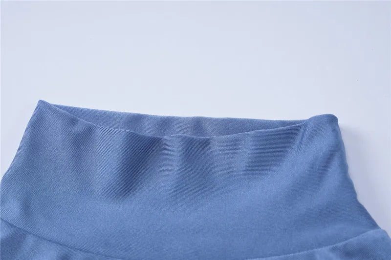 שמלת מיני צווארון גולף שרוולי פעמון בעיטור שובל - ג'נה