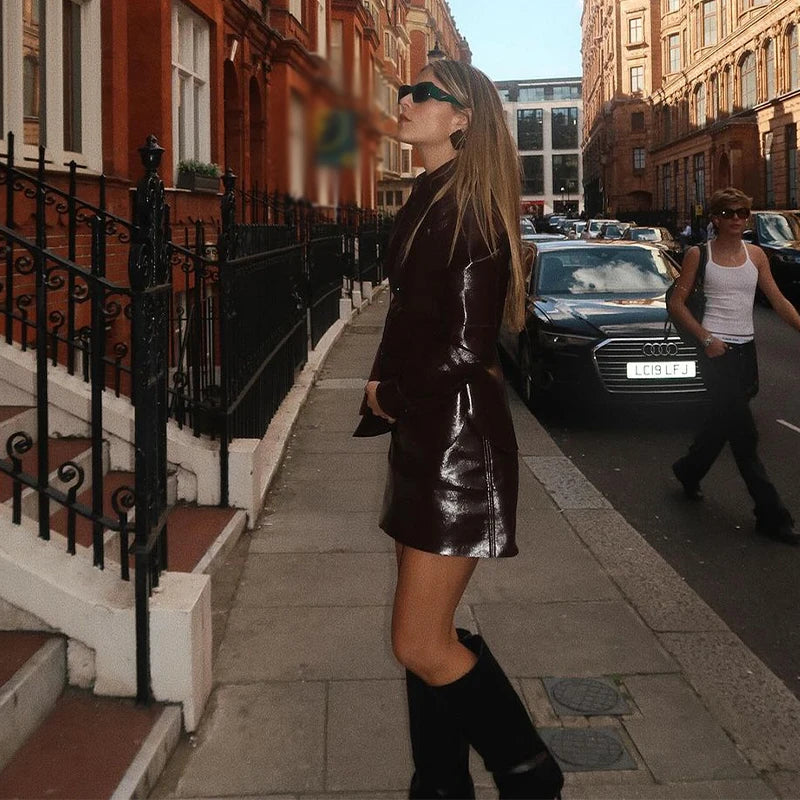 סט שני חלקים חצאית מיני ובלייזר עור - בלייק