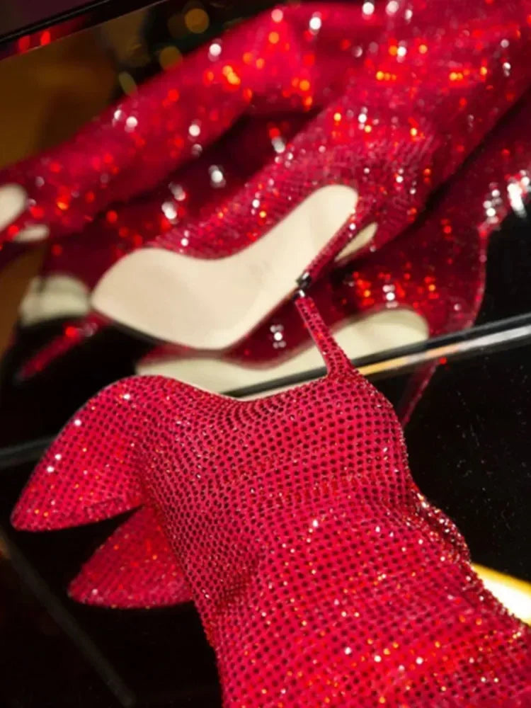 מגפי עקב שפיץ גבוהים בעיצוב זרקונים מנצנצים - Josie