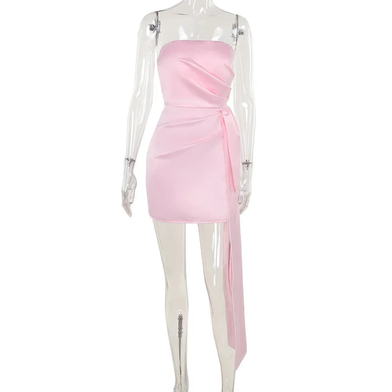 שמלת מיני סטרפלס סאטן בעיטור שובל - מגי