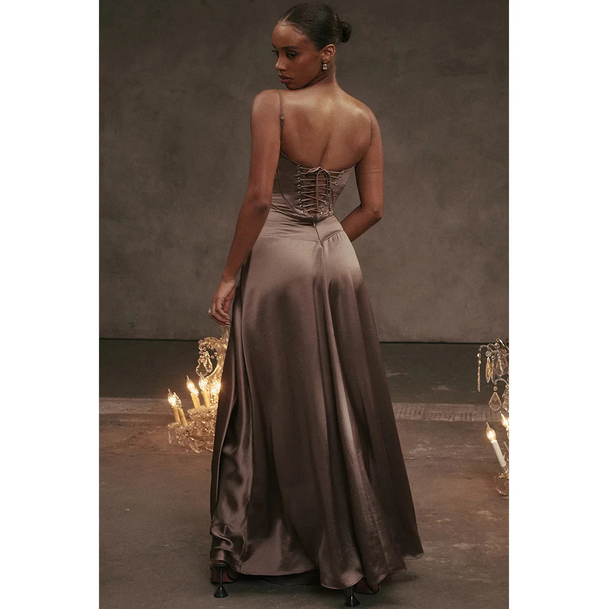 שמלת מקסי סאטן קשירה בגב להצמדה במותן - Lilia