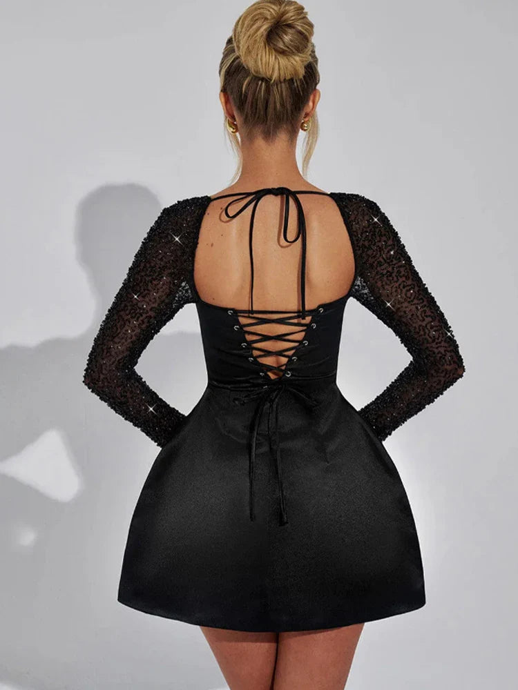 שמלת מיני סאטן בעיצוב שרוולי רשת בעיטור נצנצים - Amara