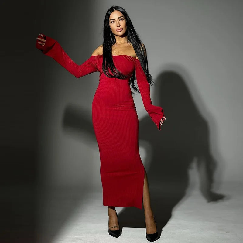 שמלת מקסי סרוגה כתפיים חשופות שרוולי פעמון בעיטור שסע קטן - ניב