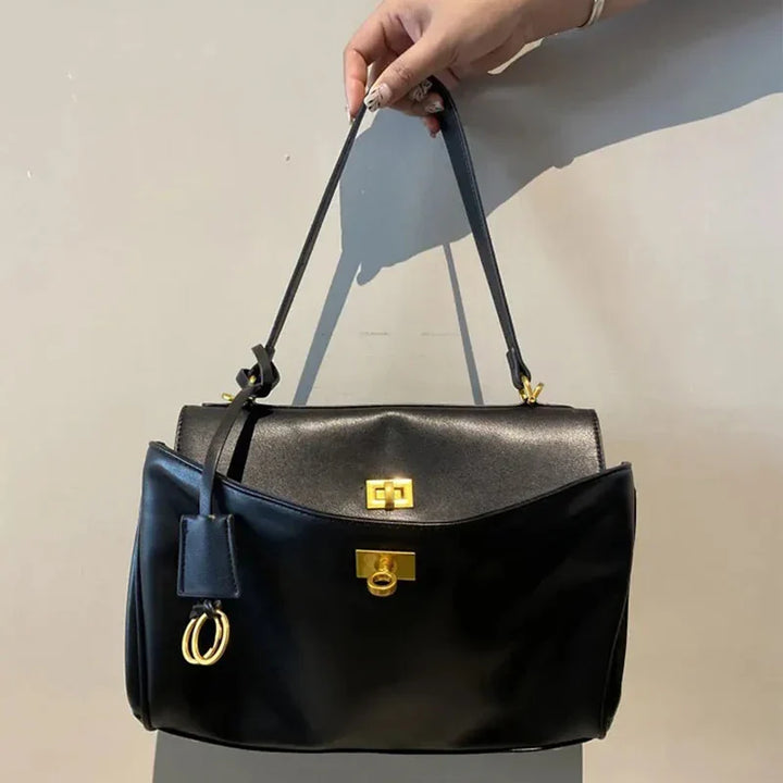 Leather bag with luxury design