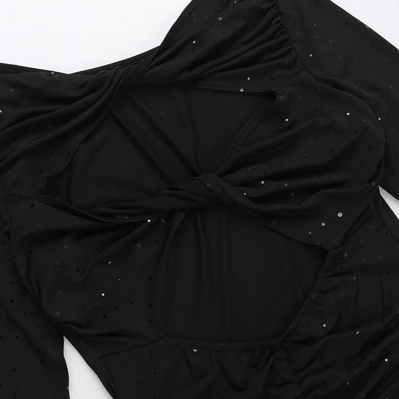 שמלת מיני כיווצים בעיטור נקודות מנצנצות בעיצוב פתחים - אלכסה