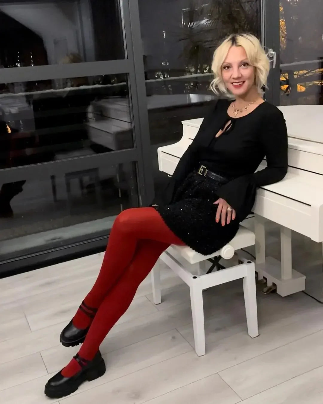 Opaque / sheer tights in a variety of colors