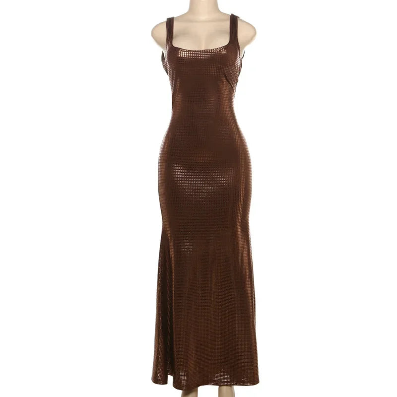 שמלת מקסי צמודה בעיטור ריבועים מנצנצים בעיצוב גב חשוף - Genesis