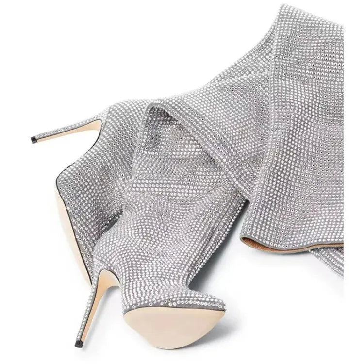 מגפי עקב שפיץ גבוהים בעיצוב זרקונים מנצנצים - Josie