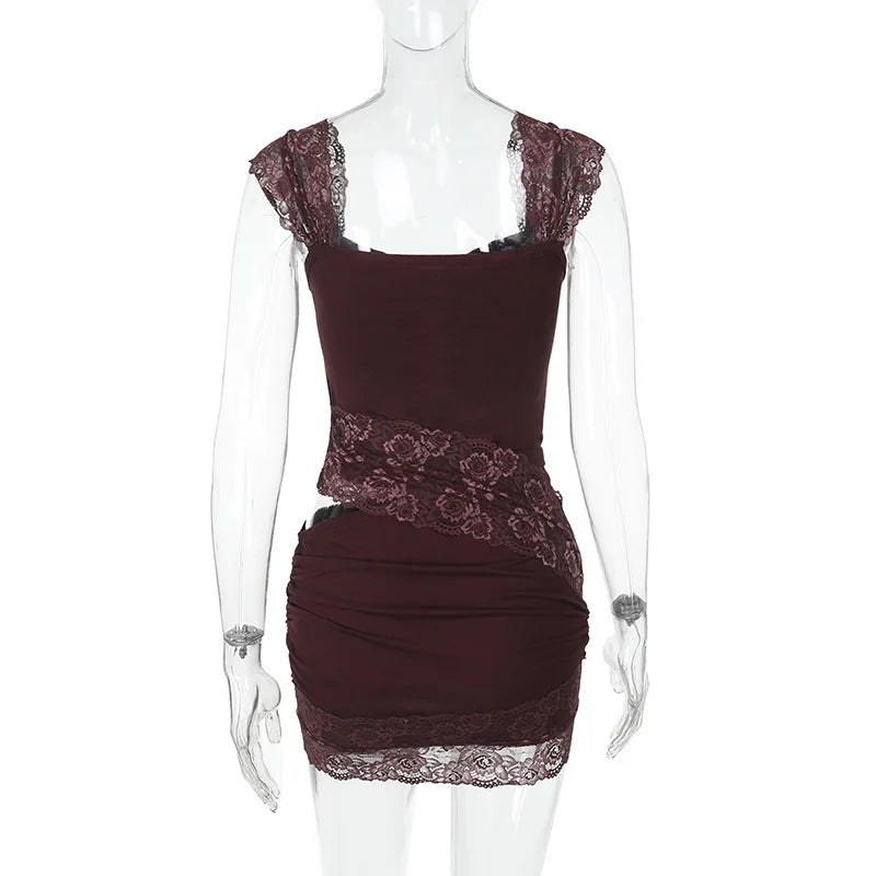 שמלת מיני בעיטור תחרה ופתח - ריטה