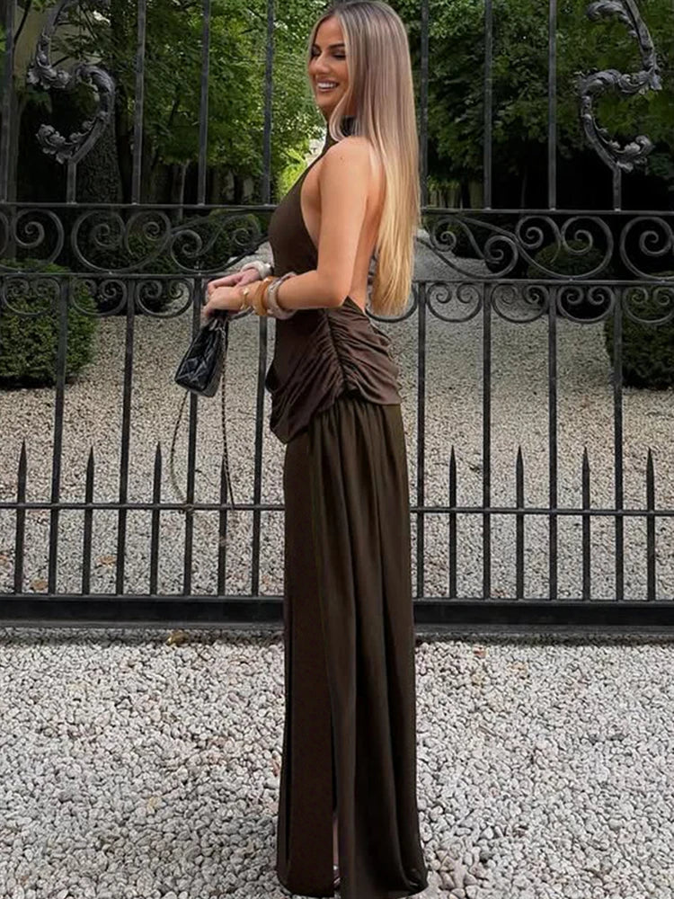 Open-back collar maxi dress with pleats and slit design - Bianca