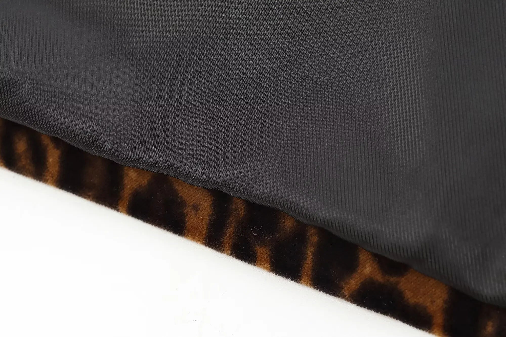 חליפת שני חלקים מחויטת מנומרת חצאית מיני ובלייזר - TAY