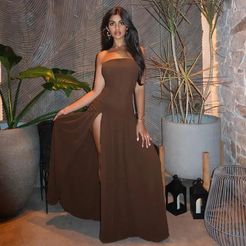 שמלת מקסי סטרפלס בעיצוב שיפון בעיטור שסע - פיה