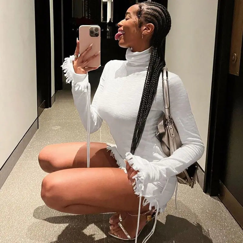 שמלת מיני צווארון גולף בעיטור חוטים וציציות - מליקה