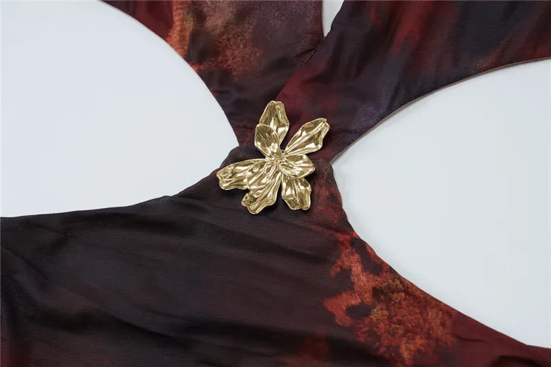 שמלת מקסי בעיצוב הדפס מיוחד בעיטור אבזם פרח - איירס