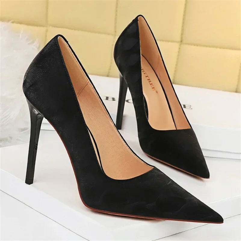 נעלי עקב שפיץ בד משי בעיצוב מיוחד - אנה