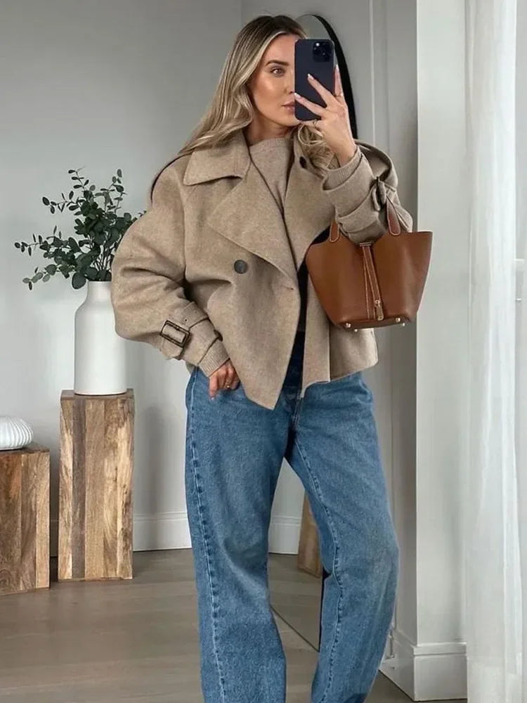 ג'קט צמר קצר בעיטור כפתורים - ג'יימס